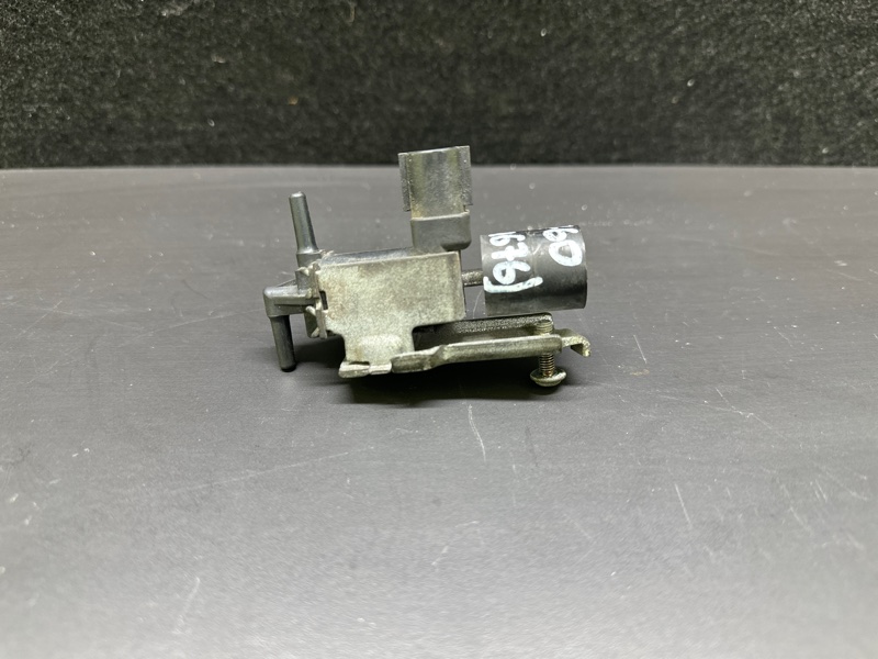 Клапан электромагнитный (вакуумный) LEXUS ES300 ES330 01-06 XV30 3.3 3MZFE