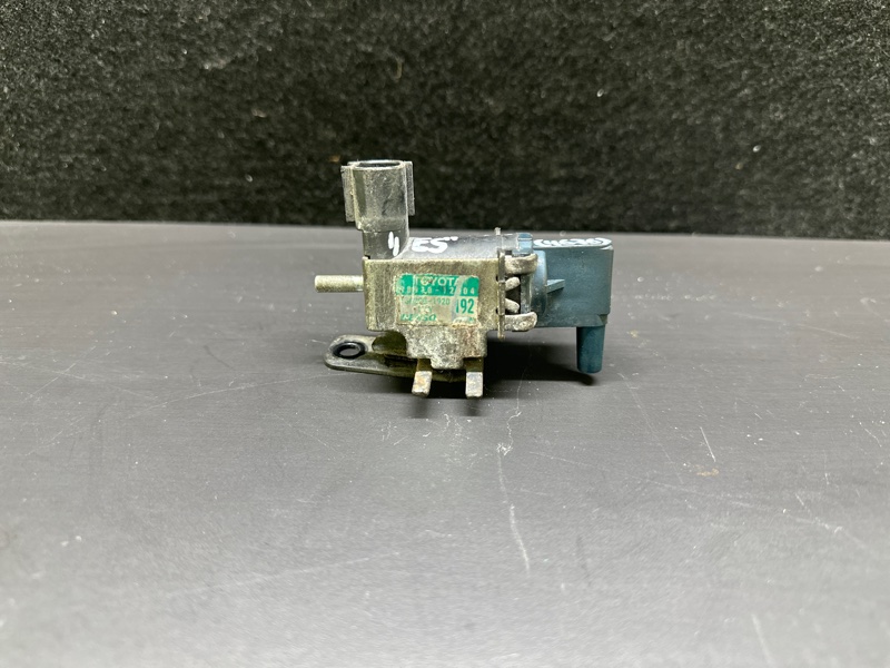 Запчасть клапан электромагнитный (вакуумный) LEXUS ES300 ES330 01-06 2006 XV30 3.3 3MZFE 90910-12204 Б/У Клапан электромагнитный (вакуумный) LEXUS ES300 ES330 01-06 2006 XV30 3.3 3MZFE 90910-12204 Б/У