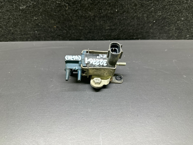 Клапан электромагнитный (вакуумный) LEXUS ES300 ES330 01-06 XV30 3.3 3MZFE Клапан электромагнитный (вакуумный) LEXUS ES300 ES330 01-06 XV30 3.3 3MZFE