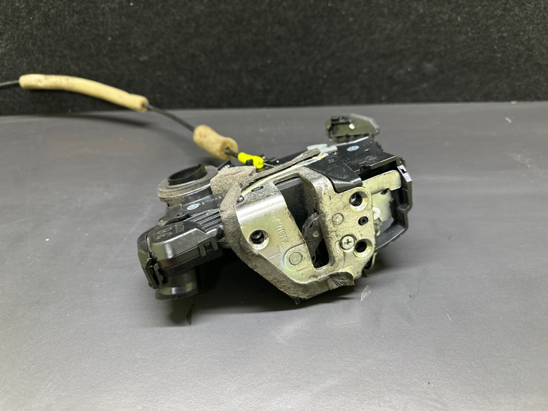 Запчасть замок двери передний левый LEXUS ES300 ES330 01-06 2006 XV30 3.3 3MZFE 69040-33221 Б/У Замок двери передний левый LEXUS ES300 ES330 01-06 2006 XV30 3.3 3MZFE 69040-33221 Б/У
