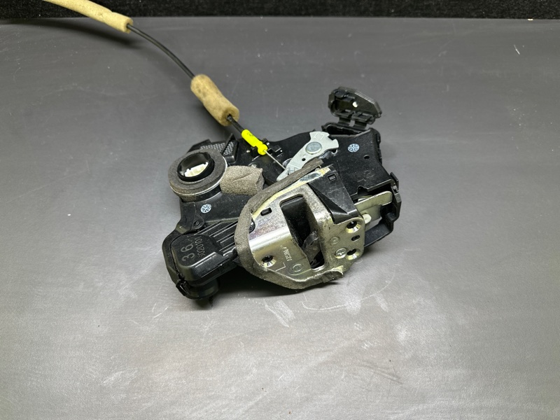 Замок двери передний левый ES300 ES330 01-06 2006 XV30 3.3 3MZFE Замок двери передний левый ES300 ES330 01-06 2006 XV30 3.3 3MZFE