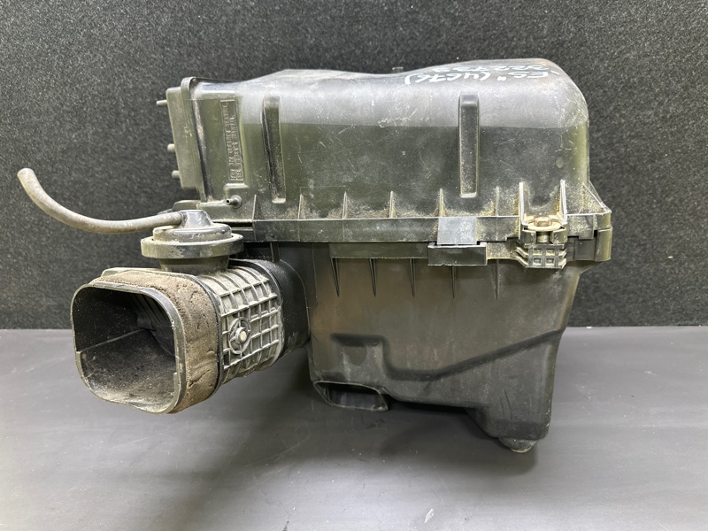 Корпус воздушного фильтра LEXUS ES300 ES330 01-06 2006 XV30 3.3 3MZFE 17700-20190 Б/У
