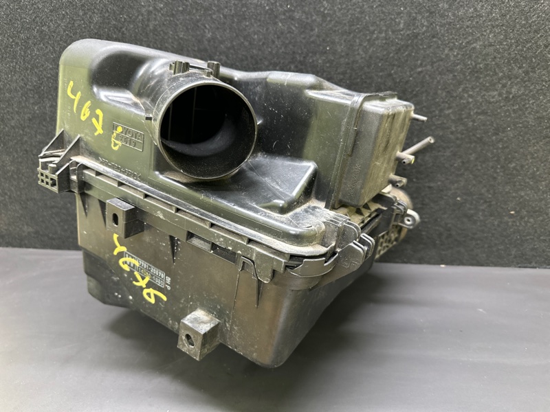 Корпус воздушного фильтра LEXUS ES300 ES330 01-06 XV30 3.3 3MZFE