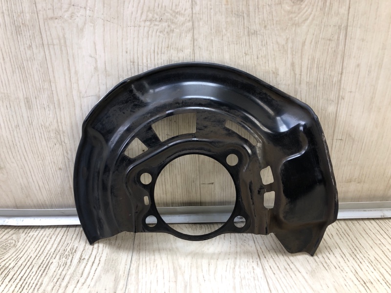 Защита тормозного диска передняя левая RAV4 13-19 2016 2.5 2ARFE