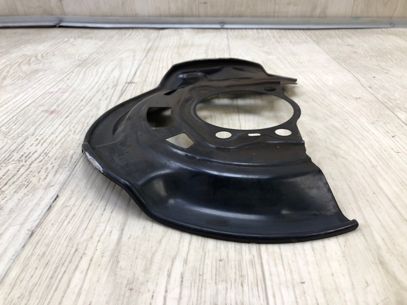 Защита тормозного диска передняя левая RAV4 13-19 2016 2.5 2ARFE