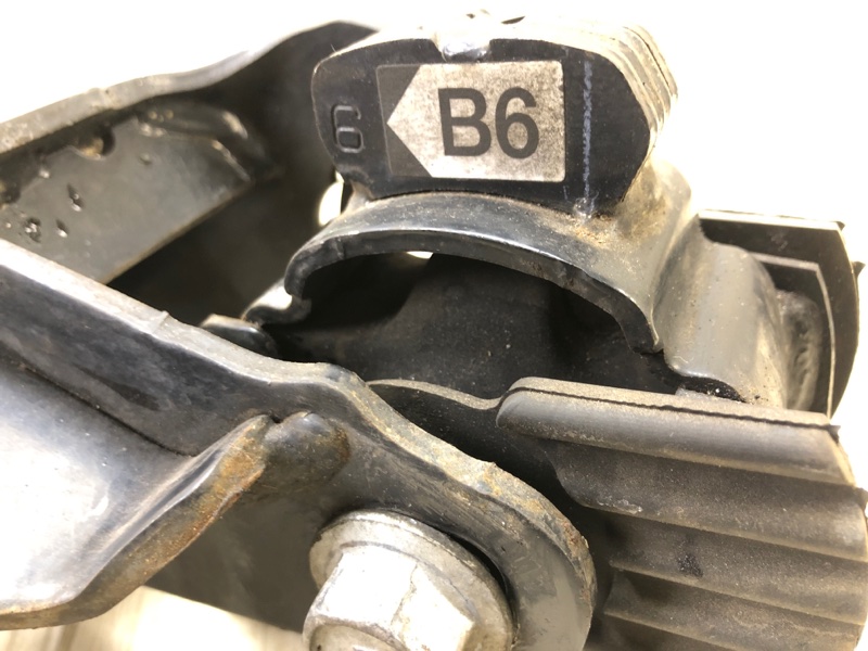 Подушка двигателя RAV4 13-19 2016 2.5 2ARFE Подушка двигателя RAV4 13-19 2016 2.5 2ARFE