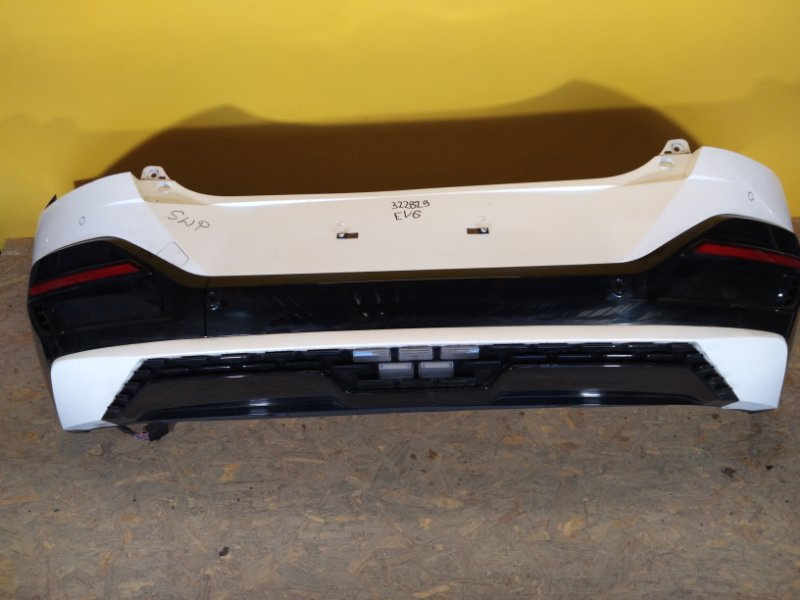 Бампер задний EV6 21-