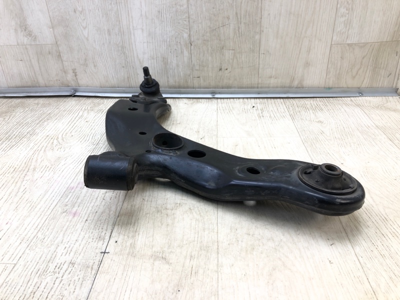 Рычаг передней подвески нижний правый RAV4 13-19 2016 2.5 2ARFE