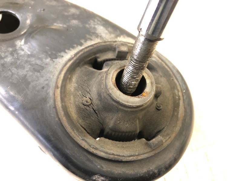 Рычаг передней подвески нижний правый RAV4 13-19 2016 2.5 2ARFE