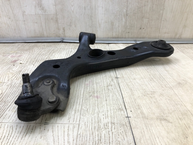 Рычаг передней подвески нижний левый TOYOTA RAV4 13-19 2.5 2ARFE Рычаг передней подвески нижний левый TOYOTA RAV4 13-19 2.5 2ARFE