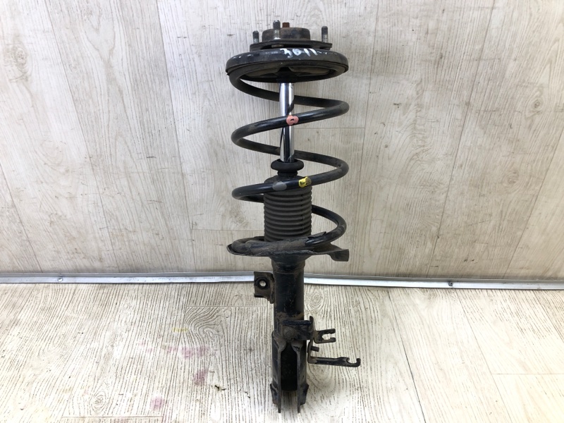 Амортизатор передний правый MITSUBISHI LANCER X 10 07-15 2010 2.0 4B11 4060A066 Б/У