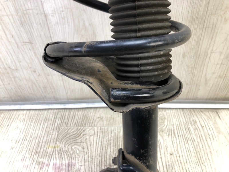 Амортизатор передний правый LANCER X 10 07-15 2010 2.0 4B11