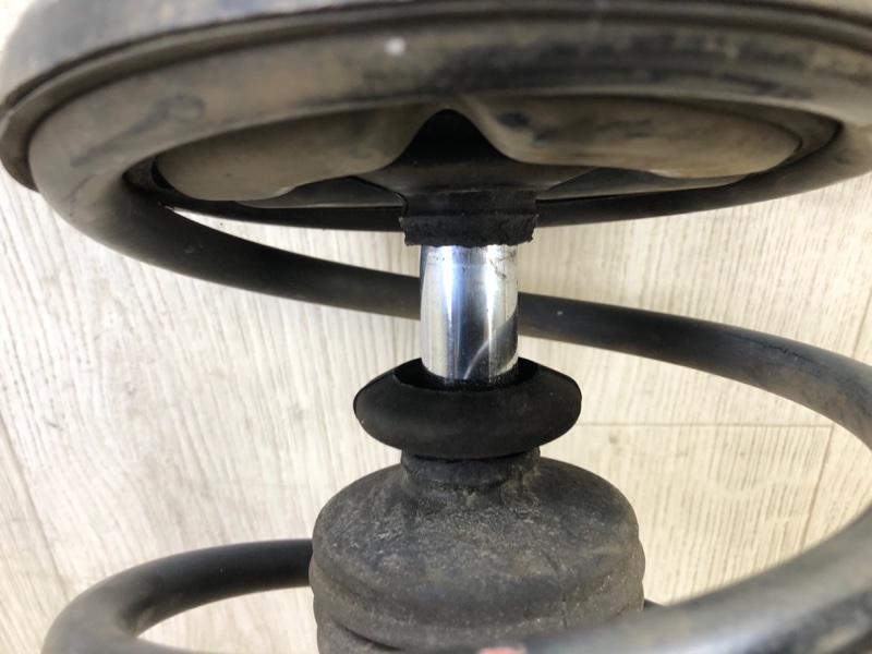 Амортизатор передний правый LANCER X 10 07-15 2010 2.0 4B11