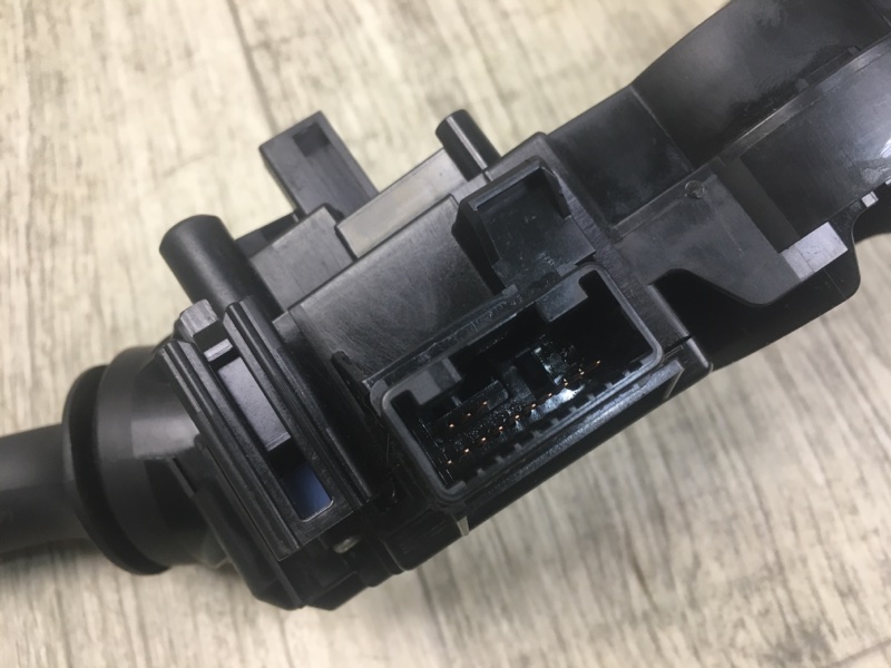 Подрулевой переключатель левый RAV4 13-19 2016 2.5 2ARFE