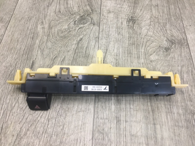 Кнопка аварийной сигнализации TOYOTA RAV4 13-19 2.5 2ARFE