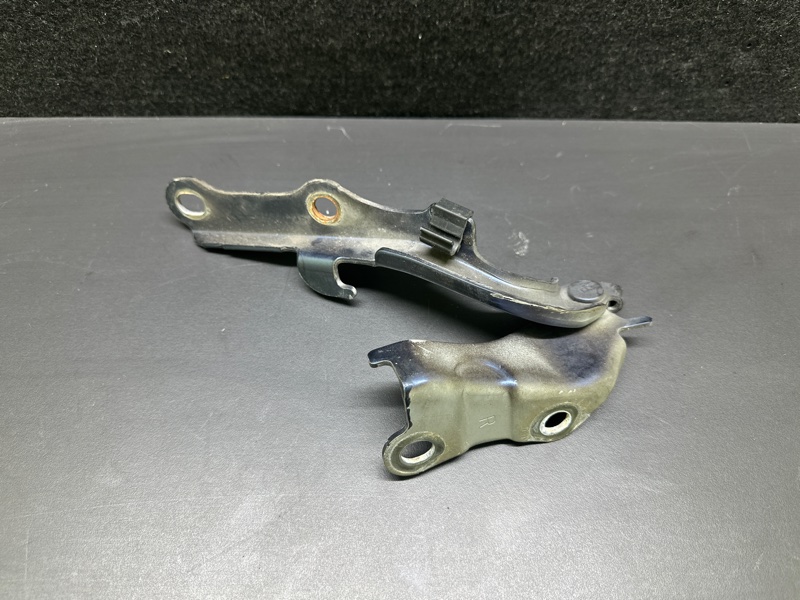 Петля капота правая LEXUS GX470 02-09 UZJ120L 4.7 2UZFE