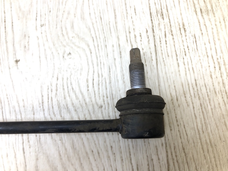 Стойка стабилизатора передняя левая ELANTRA AD 16- 2018 2.0 G4NH