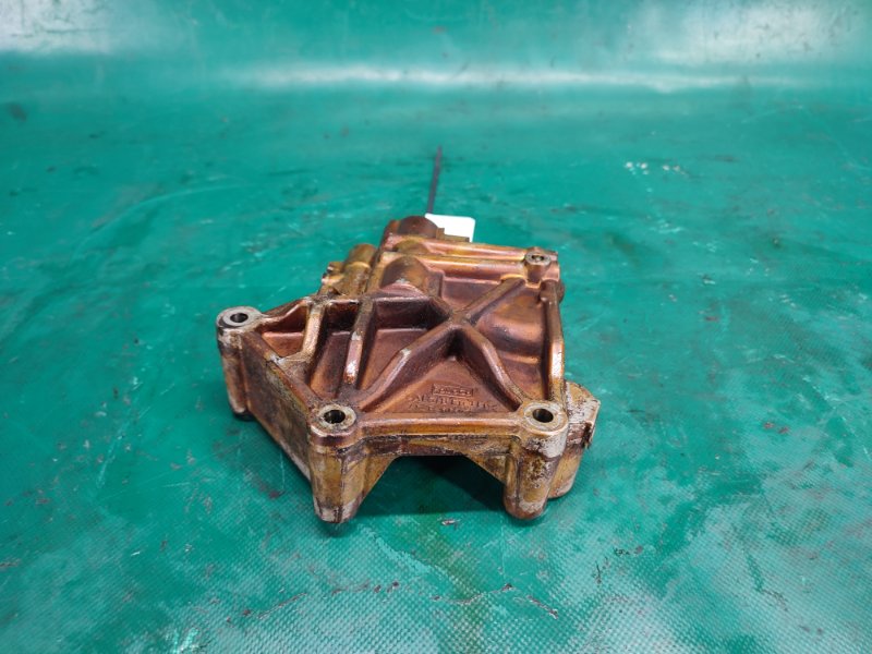 Кронштейн правый CX-9 06-16 2007 3.7 Кронштейн правый CX-9 06-16 2007 3.7