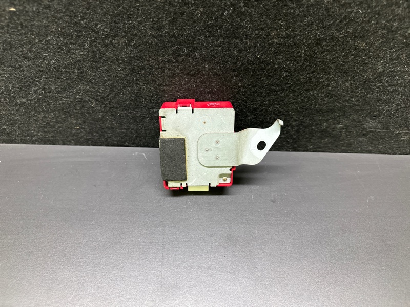 Блок управления центральным замком GX470 02-09 2003 UZJ120L 4.7 2UZFE