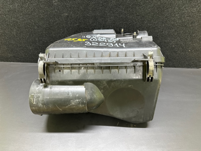 Корпус воздушного фильтра LEXUS GX470 02-09 UZJ120L 4.7 2UZFE