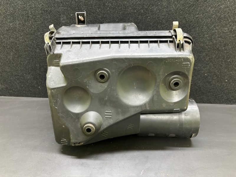 Корпус воздушного фильтра GX470 02-09 2003 UZJ120L 4.7 2UZFE