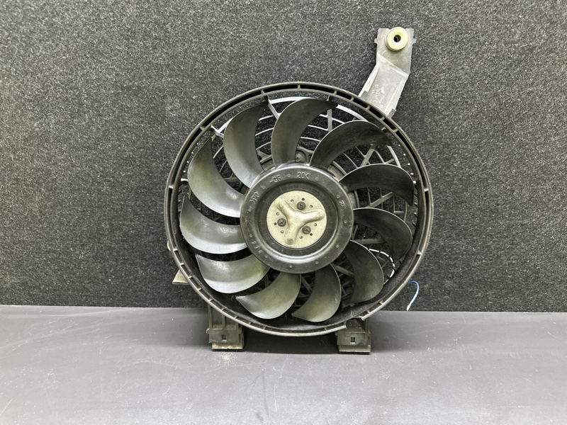 Вентилятор радиатора кондиционера GX470 02-09 2003 UZJ120L 4.7 2UZFE