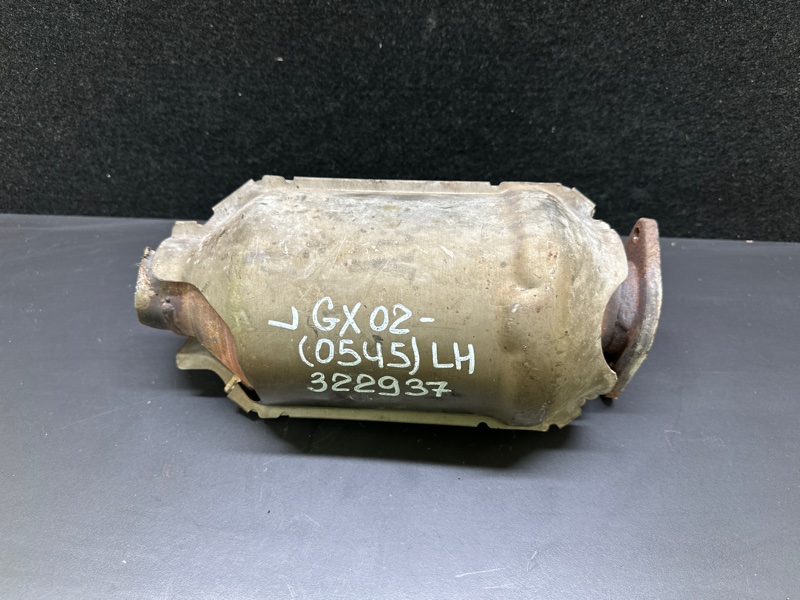 Катализатор левый LEXUS GX470 02-09 2003 UZJ120L 4.7 2UZFE 17105-50170 Б/У