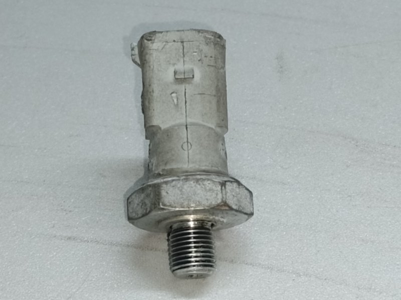 Датчик давления масла ДВС PORSCHE CAYENNE 10-18 2013 CNRB 3.0 DIESEL 958 606 081 60 Б/У