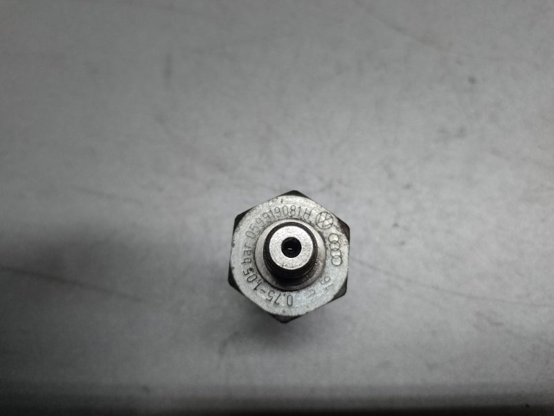 Датчик давления масла ДВС PORSCHE CAYENNE 10-18 CNRB 3.0 DIESEL