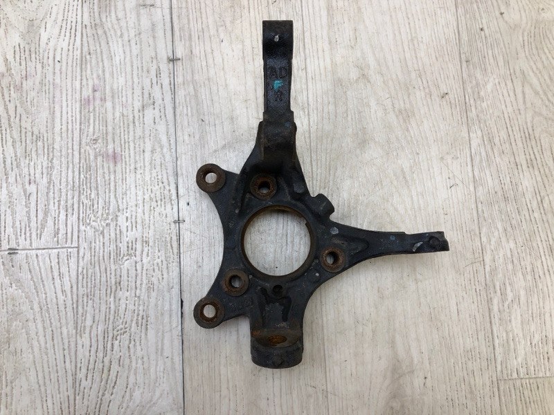 Кулак поворотный передний правый KIA FORTE BD 18-21 2019 2.0 51716-F2000 Б/У