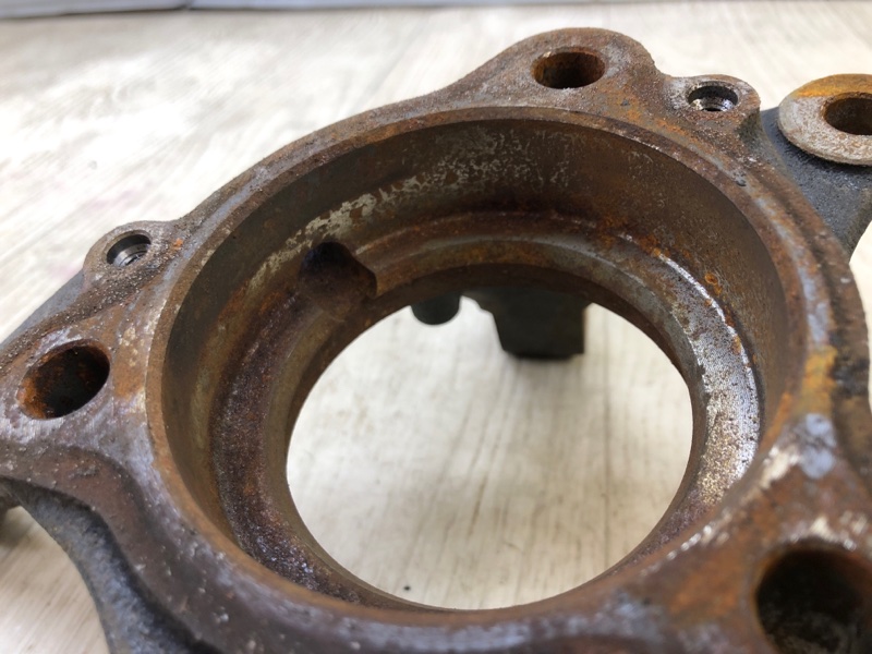 Кулак поворотный передний правый FORTE BD 18-21 2019 2.0