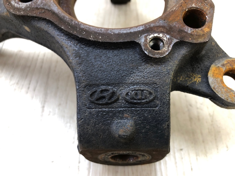 Кулак поворотный передний правый FORTE BD 18-21 2019 2.0