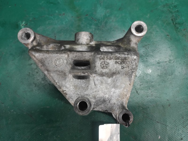 Кронштейн двигателя DODGE JOURNEY 08-20