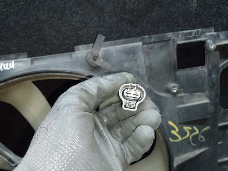 Диффузор вентилятора основного радиатора TOYOTA PRIUS C/AQUA 11-14 NHP10L 1NZ-FXE 1.5L Диффузор вентилятора основного радиатора TOYOTA PRIUS C/AQUA 11-14 NHP10L 1NZ-FXE 1.5L