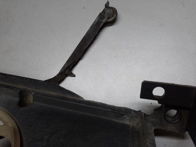 Диффузор вентилятора основного радиатора PRIUS C/AQUA 11-14 2013 NHP10L 1NZ-FXE 1.5L Диффузор вентилятора основного радиатора PRIUS C/AQUA 11-14 2013 NHP10L 1NZ-FXE 1.5L