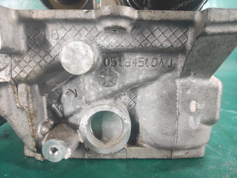 Головка блока цилиндров правая JOURNEY 08-20