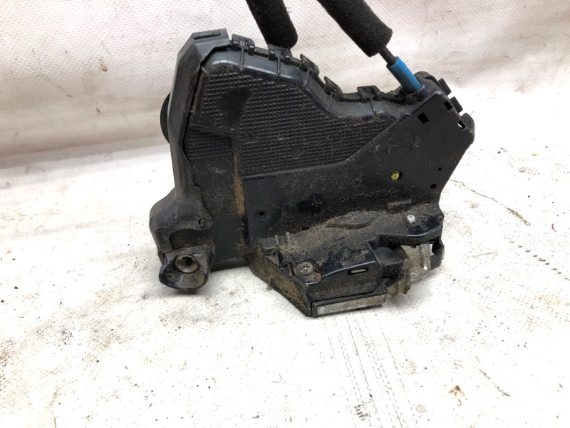 Замок двери передний правый CAMRY 40 06-11