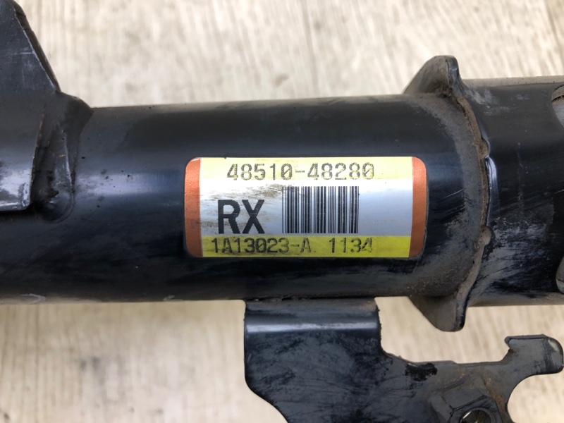 Амортизатор передний правый RX350/450 09-15 2011 2GR-FXE 3.5L