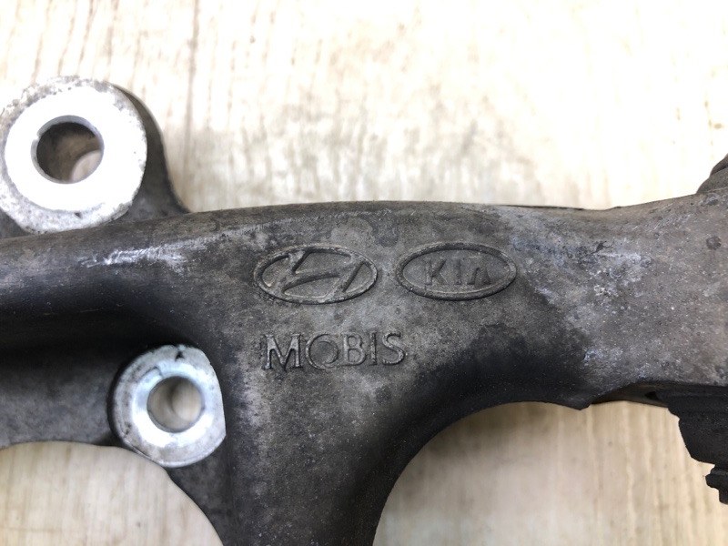 Цапфа задняя правая SONATA LF 2014- 2015 2.0 G4NG