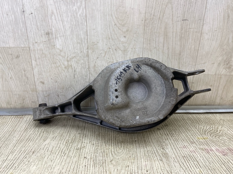 Рычаг задней подвески поперечный нижний левый INFINITI FX/QX70 S51 08-17 2008 5.0 VK50VE 551B0-1BA0A Б/У