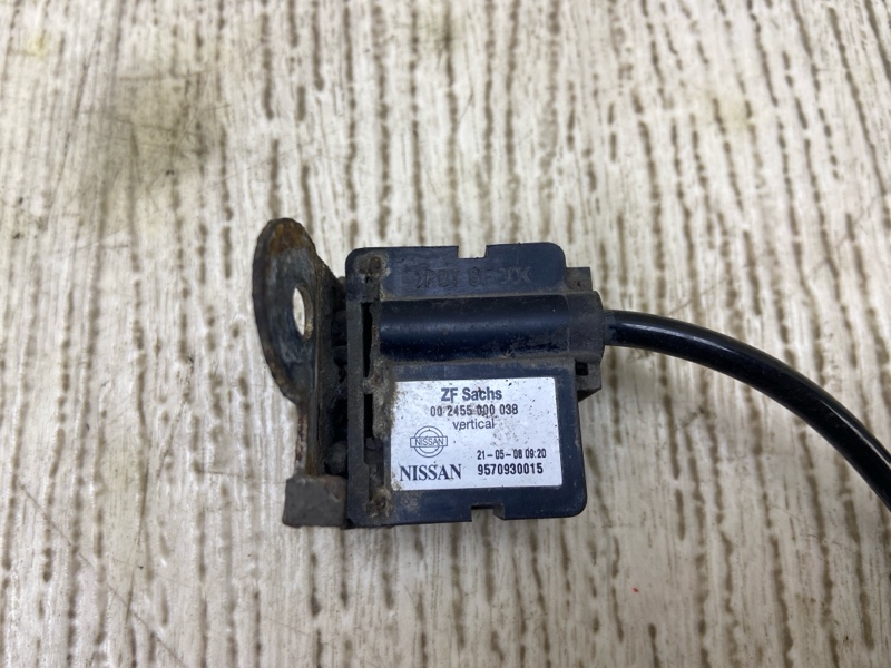 Датчик положения кузова передний FX/QX70 S51 08-17 2008 5.0 VK50VE