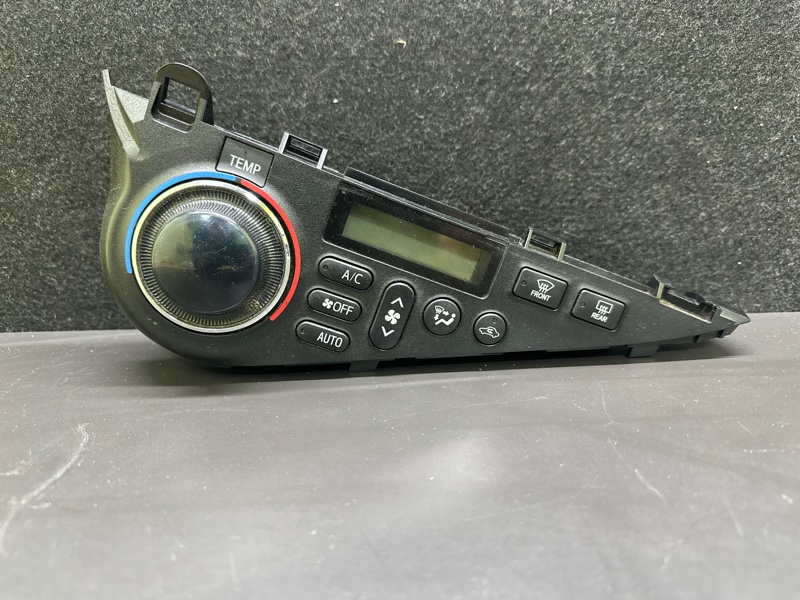 Блок управления печкой TOYOTA PRIUS C/AQUA 11-14 2013 NHP10L 1NZ-FXE 1.5L 55900-52740 Б/У