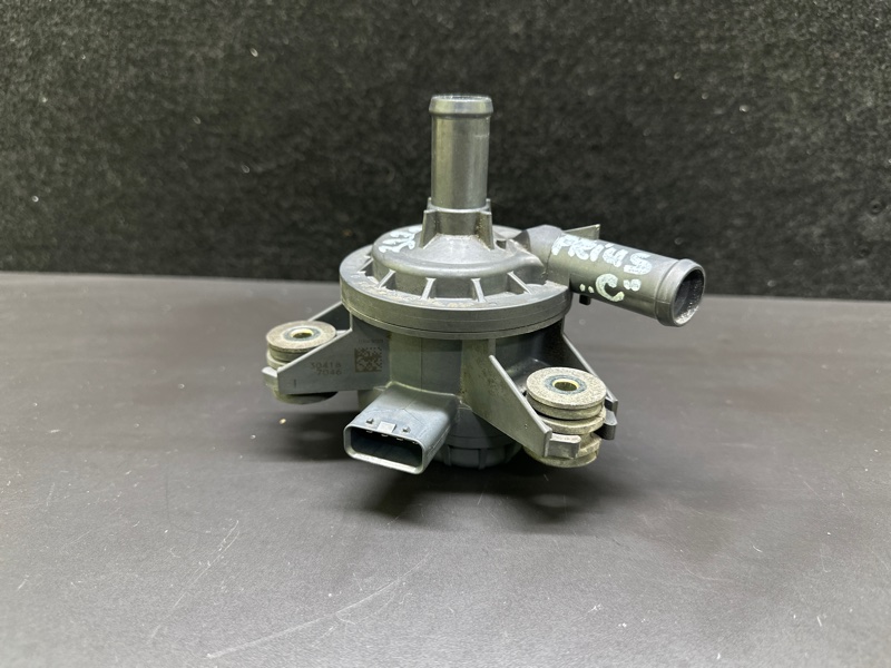 Помпа инвертора TOYOTA PRIUS C/AQUA 11-14 2013 NHP10L 1NZ-FXE 1.5L G9040-52010 Б/У