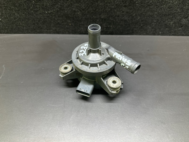 Помпа инвертора PRIUS C/AQUA 11-14 2013 NHP10L 1NZ-FXE 1.5L