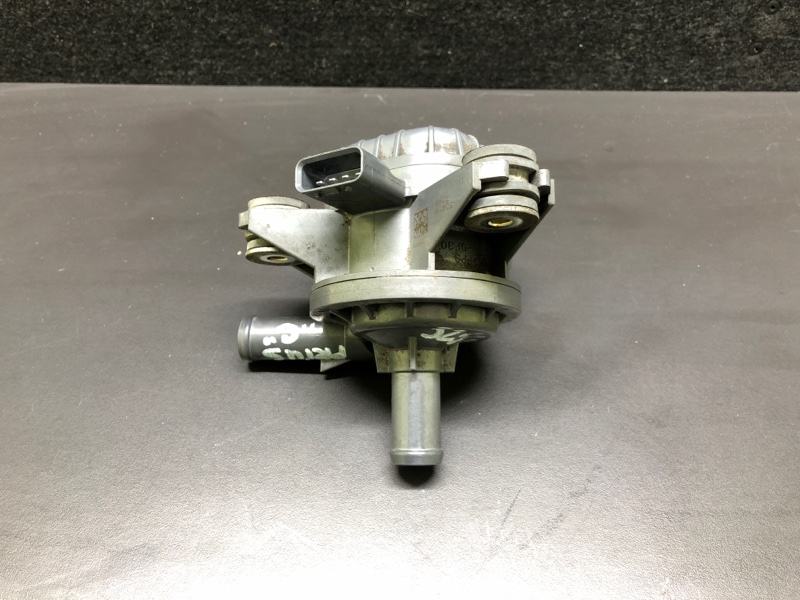 Помпа инвертора PRIUS C/AQUA 11-14 2013 NHP10L 1NZ-FXE 1.5L