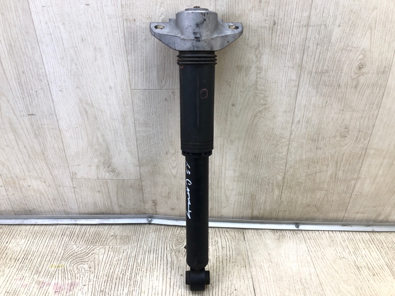 Запчасть амортизатор задний TOYOTA CAMRY 70 17- 485308Z055 Б/У Амортизатор задний TOYOTA CAMRY 70 17- 485308Z055 Б/У