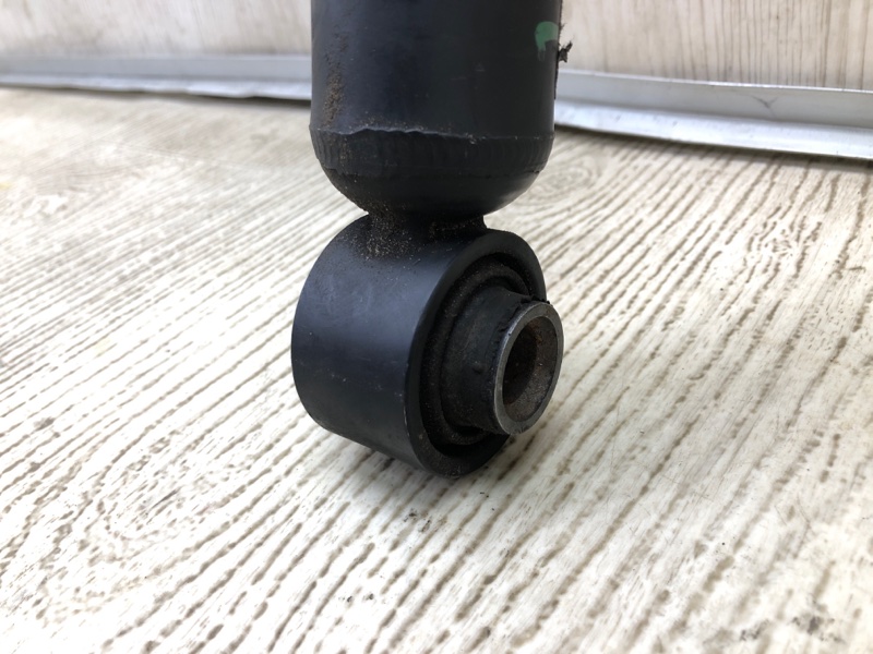 Амортизатор задний TOYOTA CAMRY 70 17- Амортизатор задний TOYOTA CAMRY 70 17-