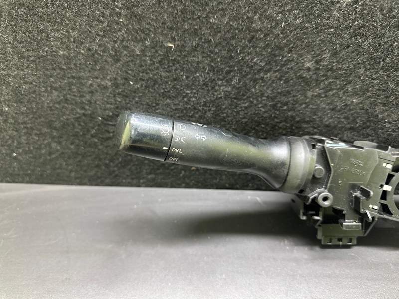 Подрулевой переключатель левый TOYOTA PRIUS C/AQUA 11-14 NHP10L 1NZ-FXE 1.5L