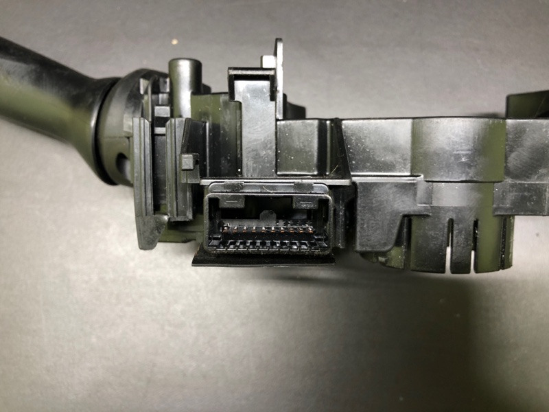 Подрулевой переключатель левый PRIUS C/AQUA 11-14 2013 NHP10L 1NZ-FXE 1.5L