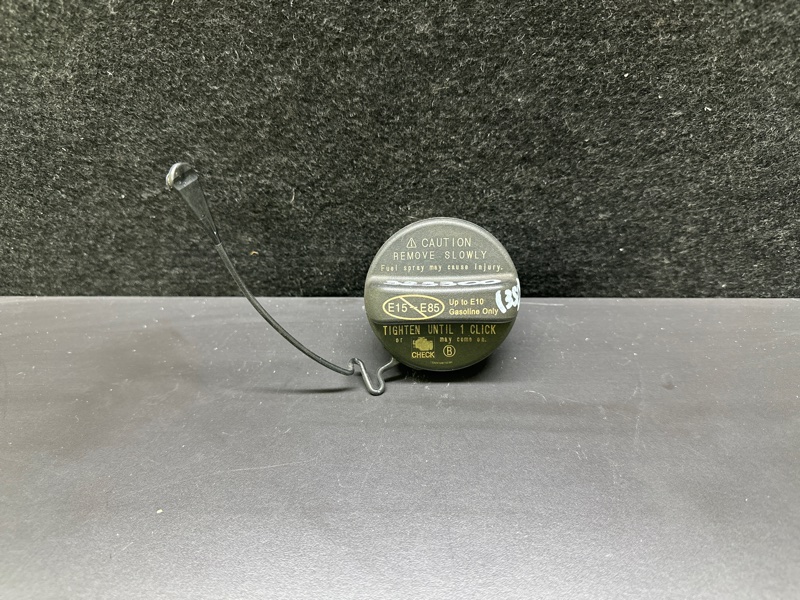 Крышка топливного бака TOYOTA PRIUS C/AQUA 11-14 2013 NHP10L 1NZ-FXE 1.5L 77300-47040 Б/У